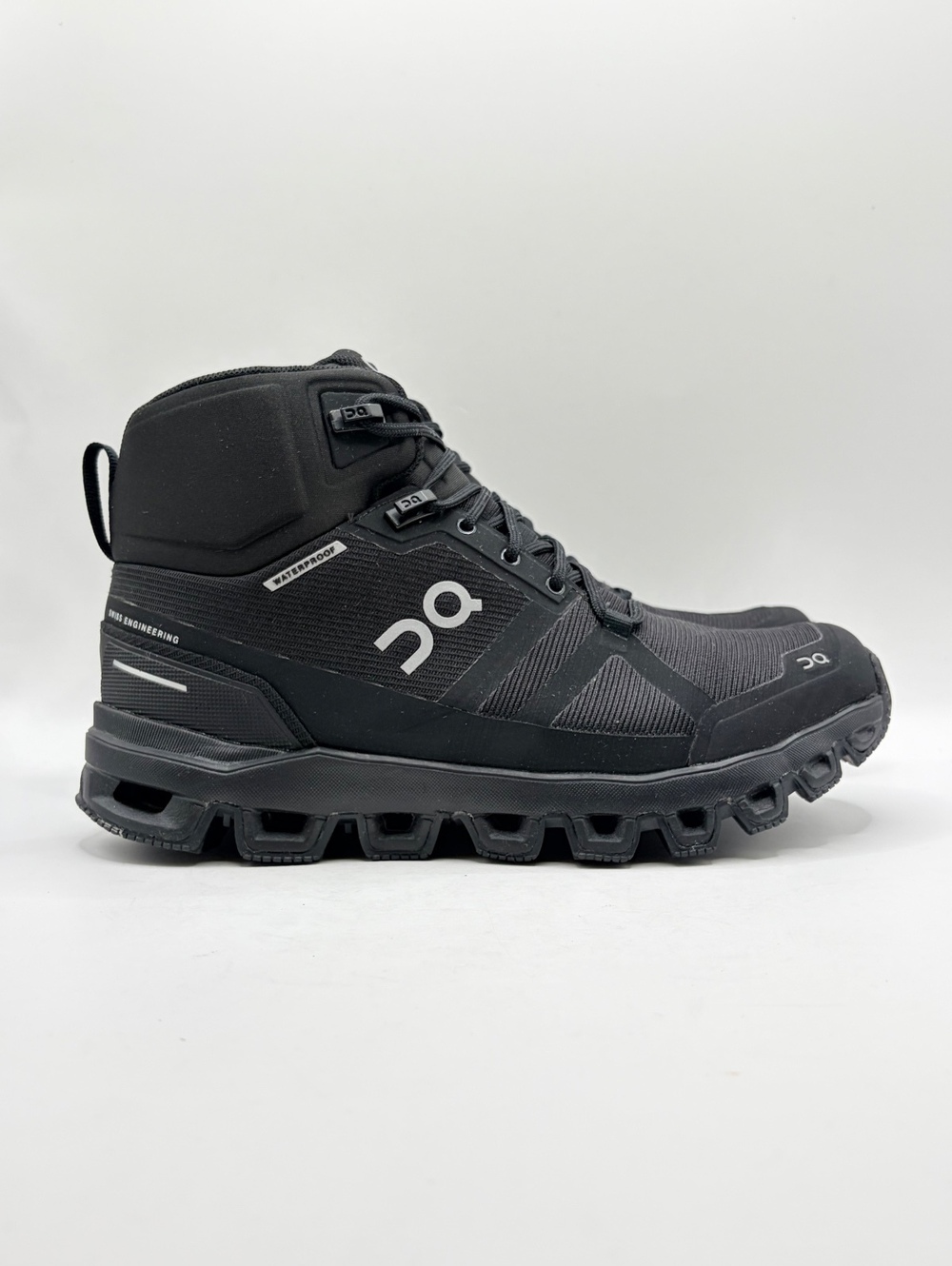 On Cloudrock Waterproof women’s hiking boots in All Black, size 5.5 New